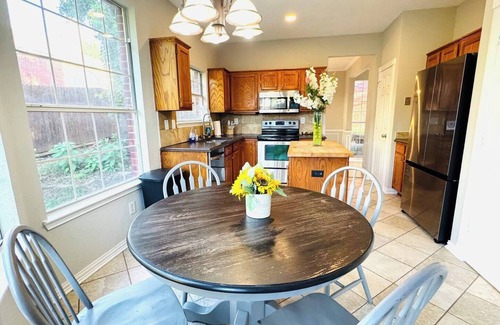 Flower Mound Casa | The Hideaway: Relax and Recharge