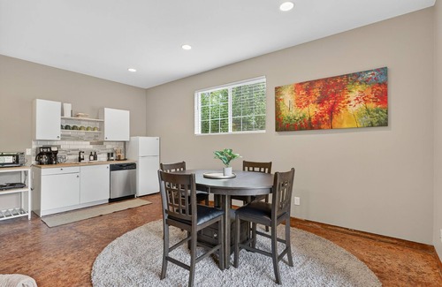 Whitford Casa | The Hideaway Retreat, Two Kitchens, Near Golf