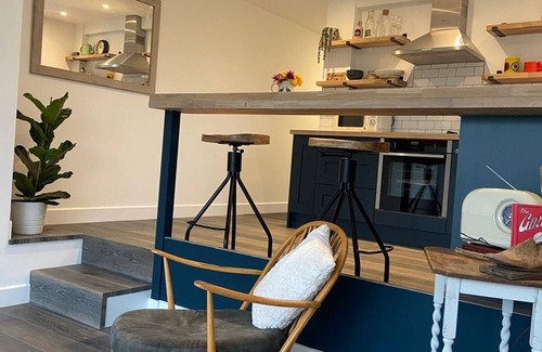 St Teath Apartamento | The Hideaway, Stylish, serene space in pretty Cornish village.