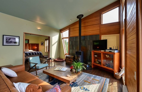 Ocean City Cabina | The Hideaway: Uninterrupted Ocean Views, Open Floor Plan, Hot Tub
