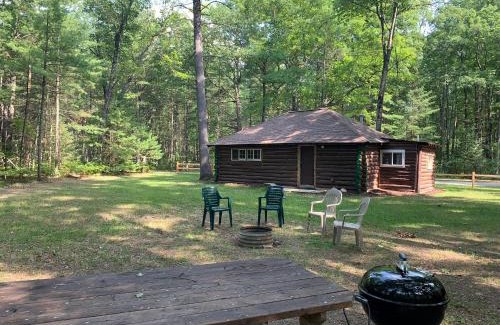 Oscoda Casa | The Hideout - Cute And Quiet Rustic Cabin!