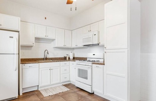 The Hill Casa | The Hill | 2 Bed 1 Bath | Private Home