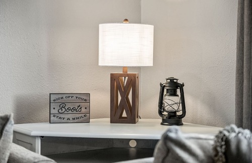 Loveland Casa | The Hilltop Hideaway: A peaceful base camp for RMNP trips and Loveland weddings.