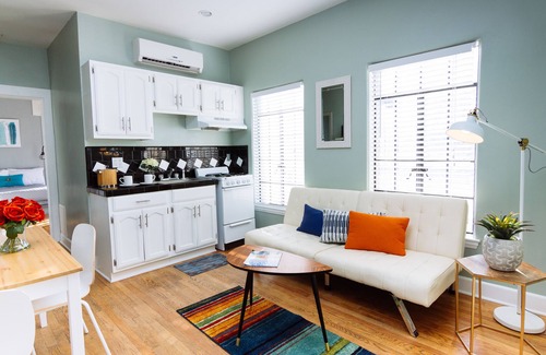 East Village Apartamento | The Historic Broadlind Hotel at Long Beach Convention Center