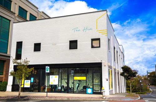 River District Casa | The Hive 104 Bees Knees