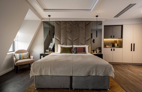 Cambridge City Centre Hotel | The Hobson Cambridge By Adina