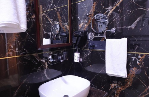 Kaul Hotel | The Hoften Snowia Luxury Stay Near Bhalugarh Waterfall
