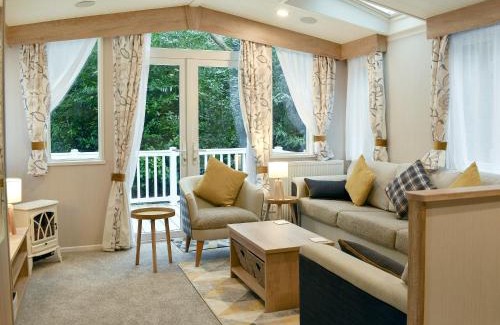Prenteg Casa | The Hollies Lodge