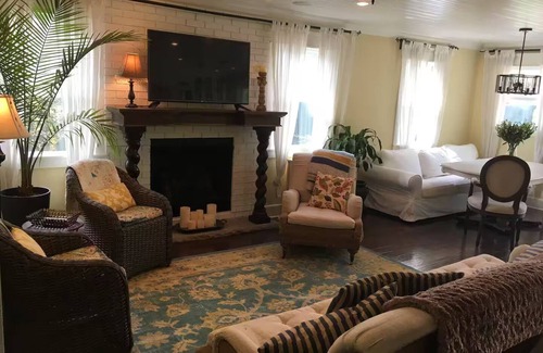 East End Casa | The Holly House