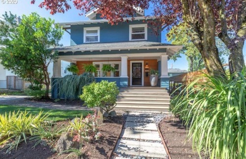 Hollywood District Casa | The Hollywood House