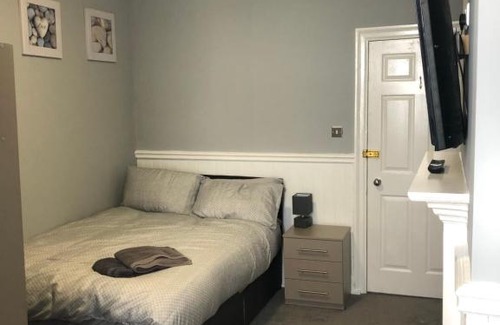 Newcastle-upon-Tyne Hotel | The Holystone Bar & Restaurant