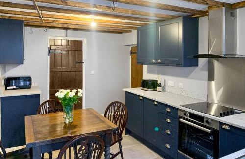 Hollinsclough Casa | The Homestead