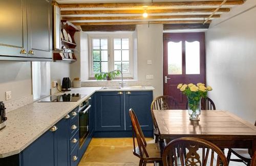 Hollinsclough Casa | The Homestead