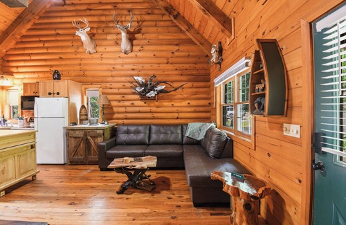 Warsaw Casa | The Honey Hole at Truman Lake