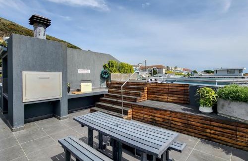 Kareeberg Apartamento | The Honeycomb on S 2 Bedroom Modern, Secure, Central Apartment