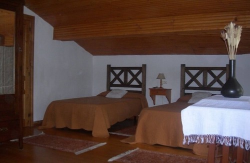 Peruyes Otro | The house offers space for 8 people (4 bedrooms, dining room, living room,