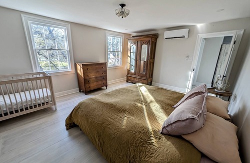 Croom Casa | The House on the Hill 1790's Farmhouse DC 35mins