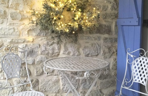 Concores Casa | La casa con persianas azules: paz, espacio, naturaleza y una magnífica piscina.