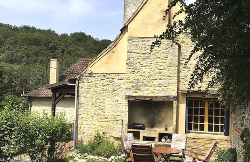 Concores Casa | La casa con persianas azules: paz, espacio, naturaleza y una magnífica piscina.