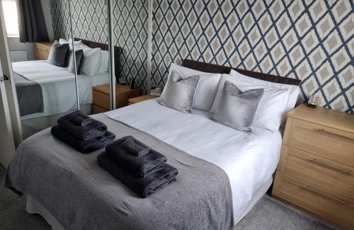 Cramlington Casa | The Humsford Hideaway 2 bedroom home with driveway