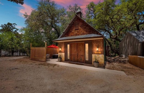 Far North Central Casa | The Huntsman - Doordashable TX Hill Country!