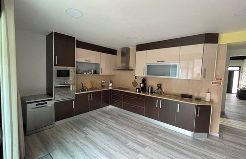 Mosteiros Casa | The ideal getaway: magical sunset, beach nearby, and top attractions close by.