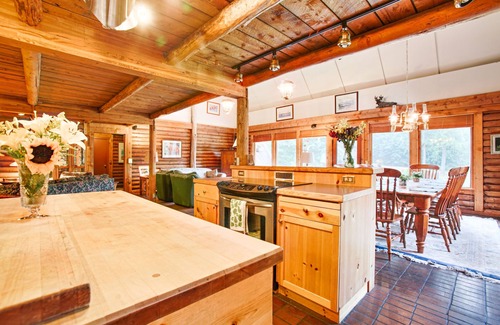 Gig Harbor Casa | El tamaño y el entorno ideales para su reunión de familiares, amigos o grupos grandes.