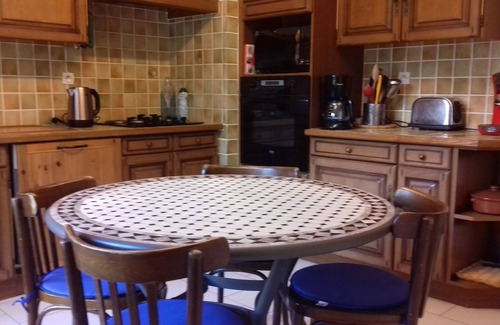 Chambonas Villa | La villa ideal con piscina cerca del río y tiendas.