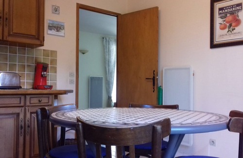 Chambonas Villa | La villa ideal con piscina cerca del río y tiendas.