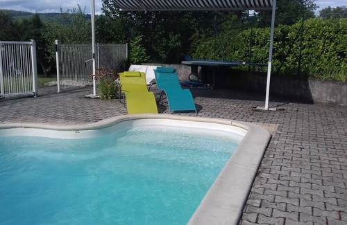 Chambonas Villa | La villa ideal con piscina cerca del río y tiendas.