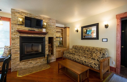 Croftville Condominio | El Inn en Croftville Road Cottages # 4. En la orilla del lago superior.