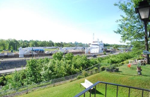 Thorold Hotel | The Inn At Lock Seven