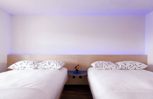 Nashville Hotel | The Iris Motel - Queen Room