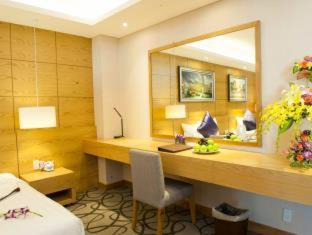 Ninh Kieu Hotel | The IRIS SIGNATURE HOTEL AND SPA