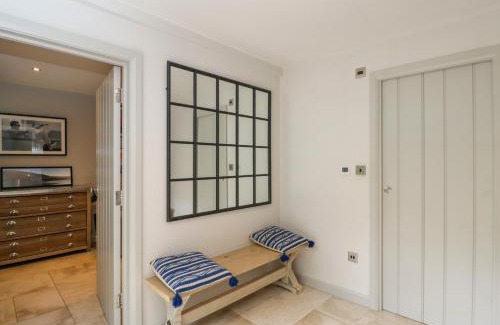 Govilon Casa | The Ivy Barn