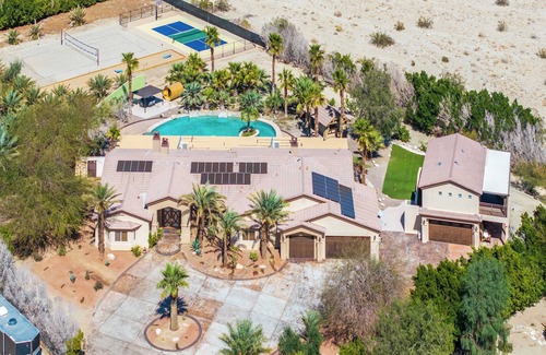Thousand Palms Casa | the Jack Estate: 10 habitaciones, 8 baños, a 15 minutos de Palm Springs