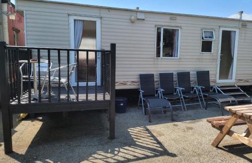 Tadcaster Casa | the jackdaw pub SELF CATERING STATIC CARAVAN free breakfast supplied