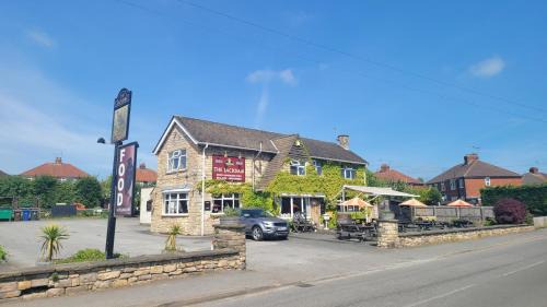 Tadcaster Casa | the jackdaw pub SELF CATERING STATIC CARAVAN free breakfast supplied