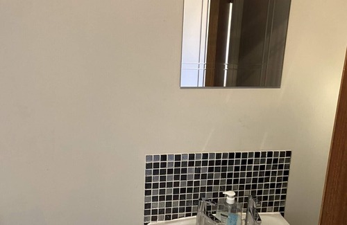 Gravesend Hotel | The Jolly Drayman Pub and Hotel