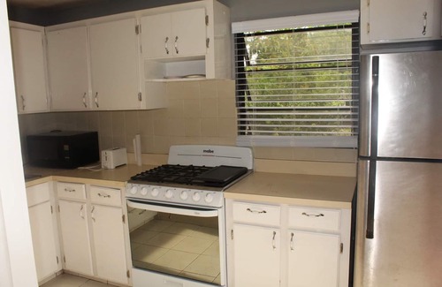 Williams Town Casa | The Jones Suites