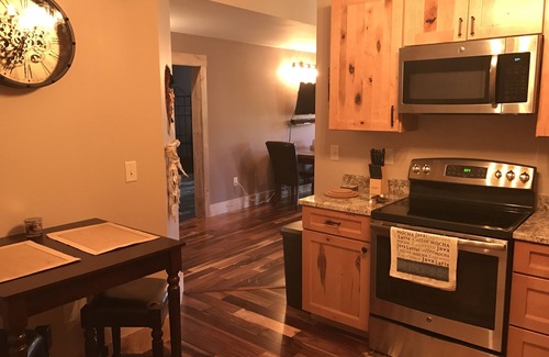 Mars Hill Cabina | El final del viaje, hermosas vistas a la montaña, a 20 minutos de Asheville