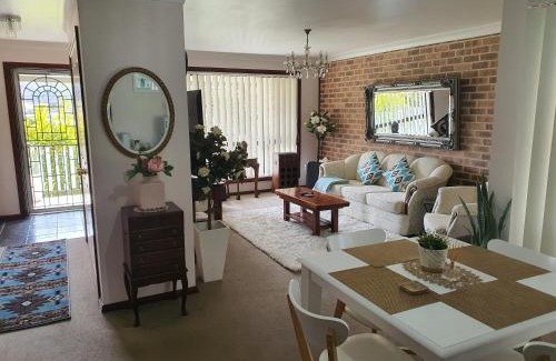 Wallerawang Casa | The Junction Estate COOL CALM COZY A Home N Host Property