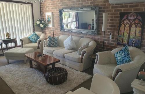 Wallerawang Casa | The Junction Estate COOL CALM COZY A Home N Host Property