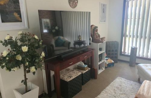 Wallerawang Casa | The Junction Estate COOL CALM COZY A Home N Host Property