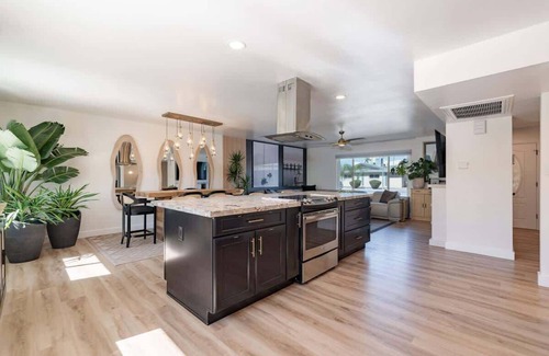 Park Scottsdale Four Casa | ¡Gran sala de juegos / casino! 5 minutos del casco antiguo de Scottsdale. ¡PISCINA TEMPERADA! Capacidad 14