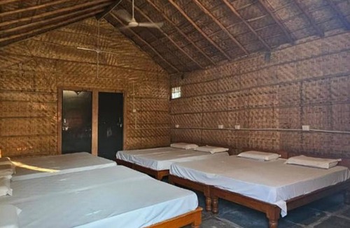 Kamalapur Hotel | The King On The Rocks