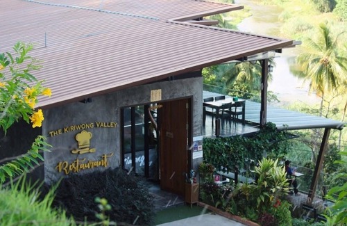 Lan Saka Hotel | THE KIRIWONG VALLEY VILLAS & RESTAURANT