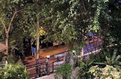 Lan Saka Hotel | THE KIRIWONG VALLEY VILLAS & RESTAURANT