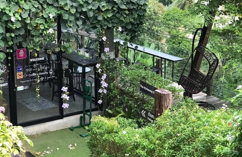 Lan Saka Hotel | THE KIRIWONG VALLEY VILLAS & RESTAURANT