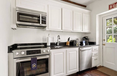 South of Broad Casa | The Kitchen House at 68 Broad